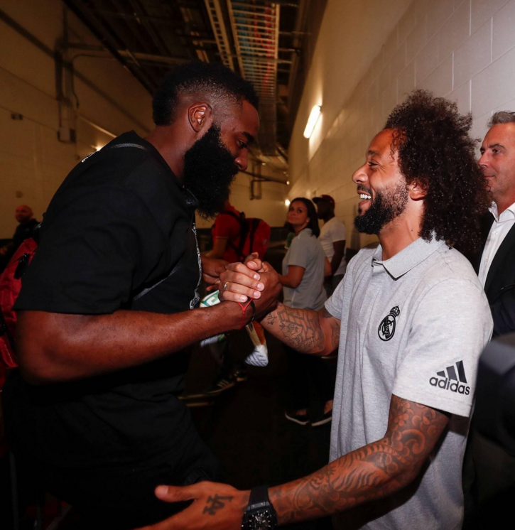  梅德韦杰夫赛点兑现，阿森纳淘汰皇家马德里晋级四强，主帅激动落泪